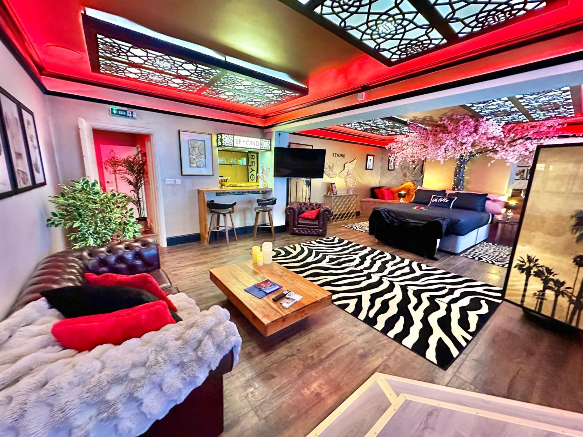 Beyond - Romantic Basement Apartment - Close To Beach - With Parking Bournemouth Exterior photo